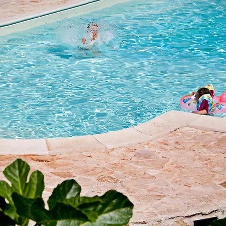 Fascino Antico Trulli Bed & Breakfast